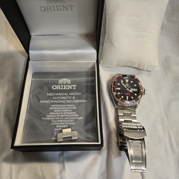 Orient Sports Automatic Red Dial Men's Watch RA-AA0814R19B - Picture 2 of 7